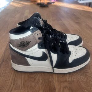 Nike Black and White Sneakers